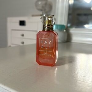 Kayali Eden sparkling lychee